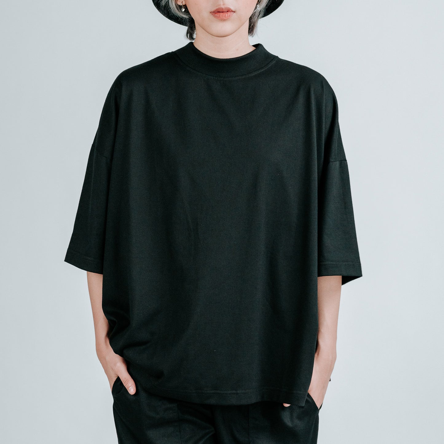 S/S Oversized Mock Neck Box T-shirt